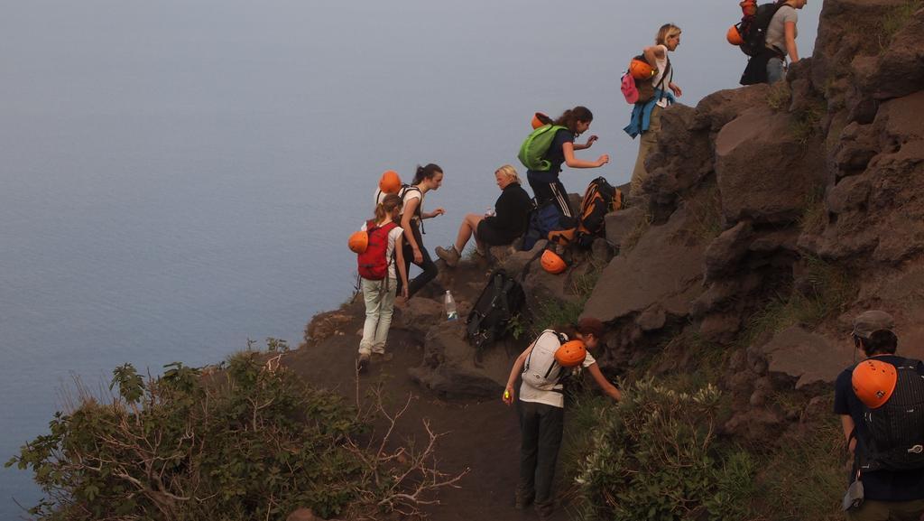 Il Vulcano A Piedi Стромболи Экстерьер фото