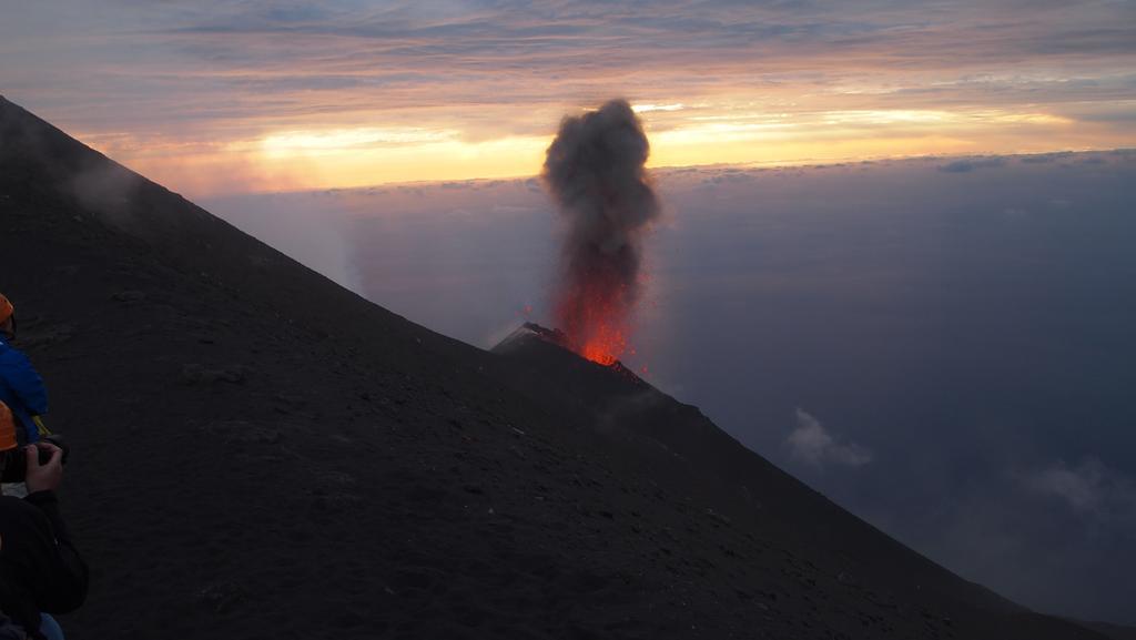 Il Vulcano A Piedi Стромболи Экстерьер фото